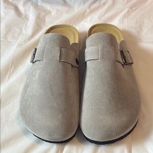 Elegant Gray Women's Suede Loafers